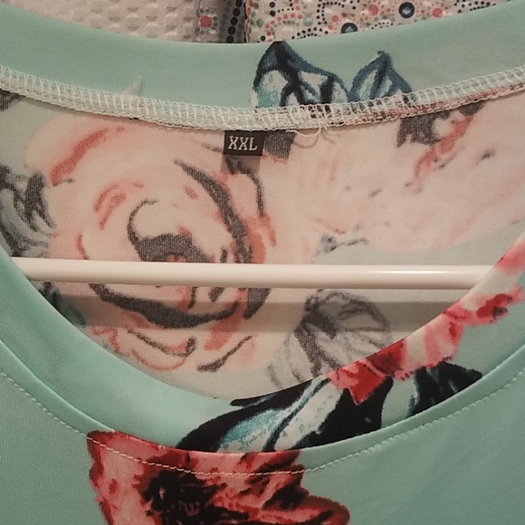 Mint green floral maxi - Picture 2 of 3